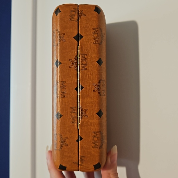 NWT MCM725S 52-20-140 grey sunglasses with hard case and cleaning cloth - Picture 12 of 15